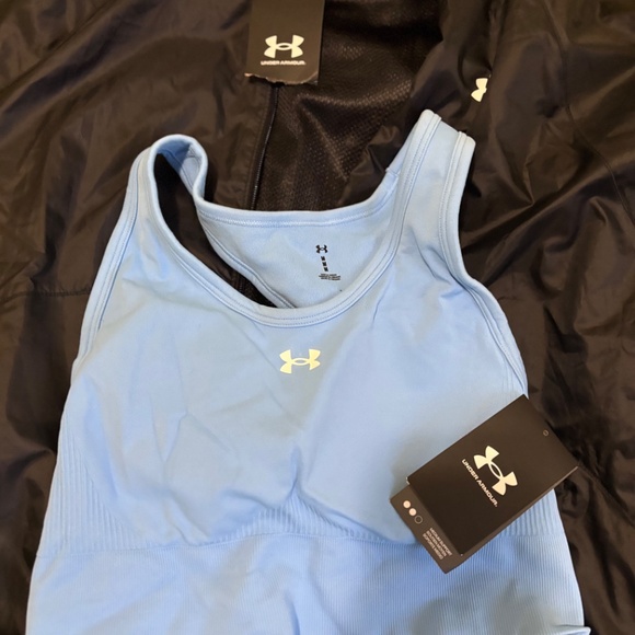 Under Armour windbreaker and sports bra - Picture 2 of 4